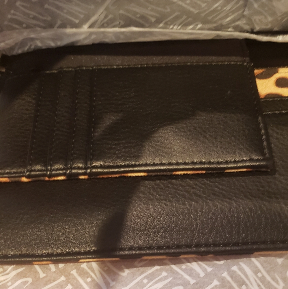 NWT 3-in-1 Wallet Clutch. - Picture 3 of 7
